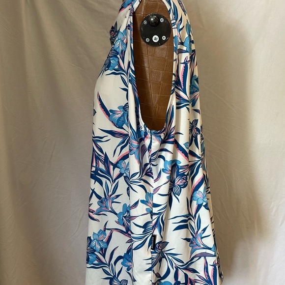 Soneven brand Blue and Pink Sleeveless Blouse‎ with Collar & 1/4 Zippered front - Picture 5 of 13